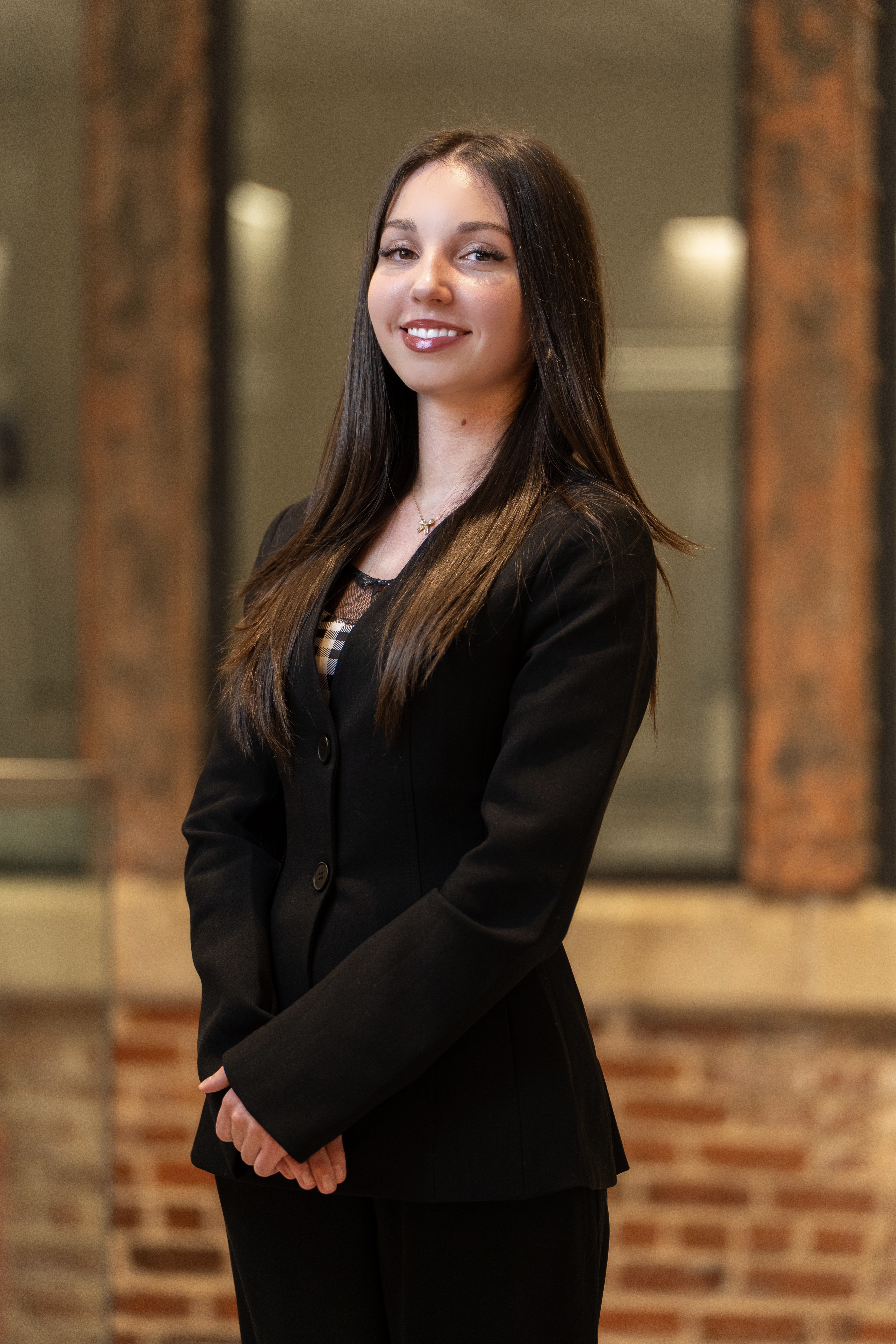 Photo de Riham Mezouar, responsable des affaires externes de l'Uqamicus Populi